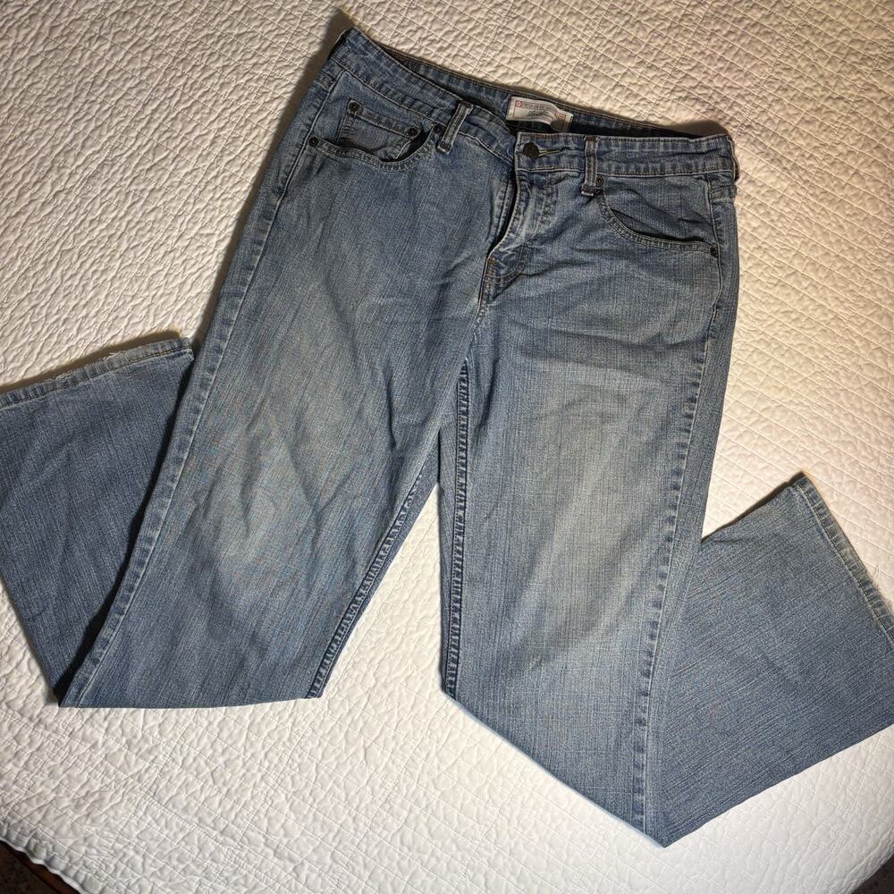 GOOD PREOWNED Signature by Levi Strauss Misses 10 Short Low Rise Bootcut Jeans